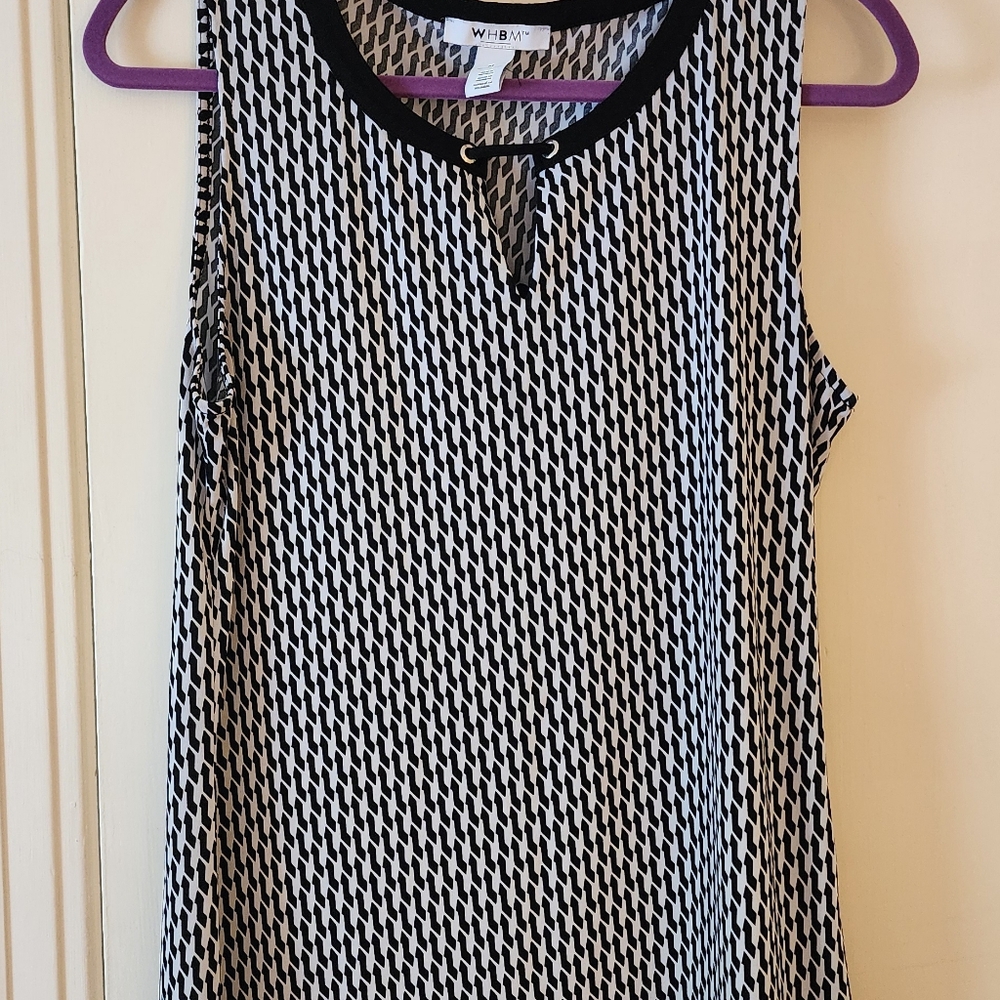 White House Black Market sleeveless Black and white pattern shirt